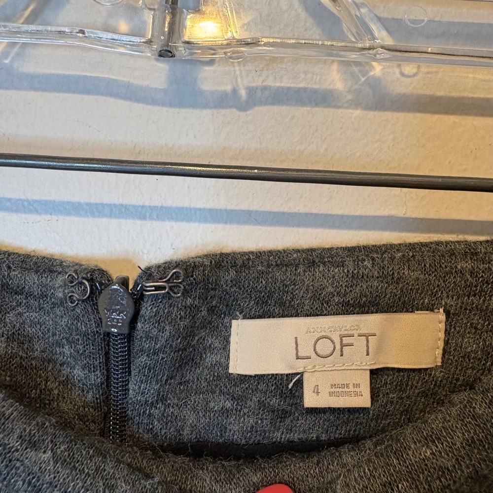 LOFT Women's Charcoal Grey A-Line Knit Skirt Size 4 Business Casual Basic Modest - Picture 3 of 5